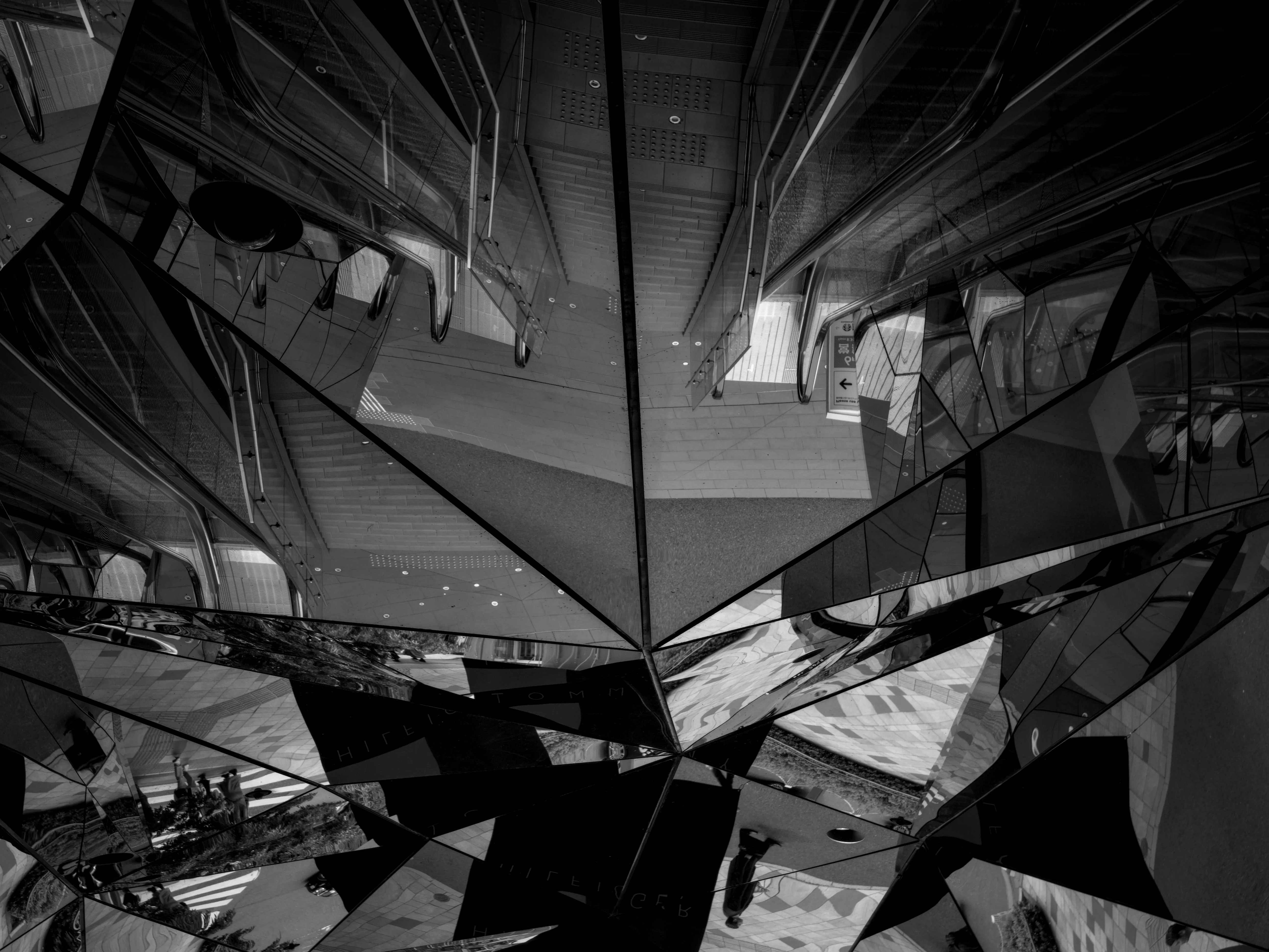 Black & White Gallery - Picture 1